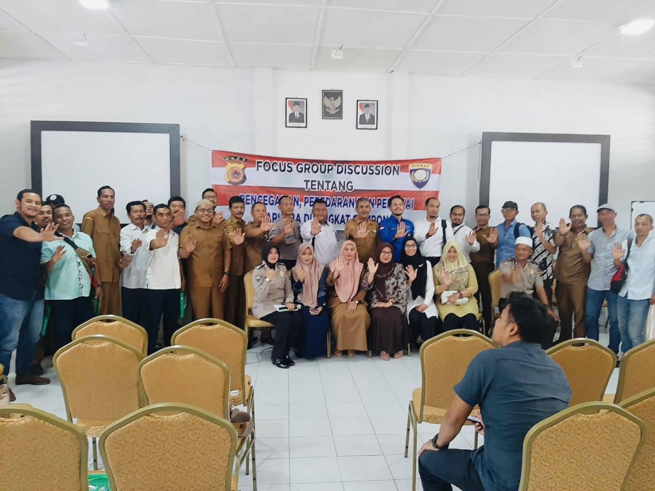BNN Kota Banda Aceh Sinergi dengan Polresta dalam FGD P4GN di Tingkat Gampong BNN Kota Banda Aceh Sinergi dengan Polresta dalam FGD P4GN di Tingkat Gampong