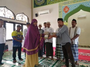 BNN Kota Banda Aceh Bersihkan Meunasah Lampaloh Bersama MEM-C