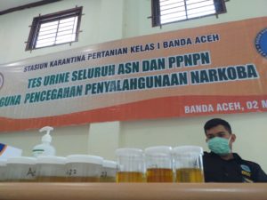 BNN Kota Banda Aceh Tes Urine Pegawai Karantina Pertanian