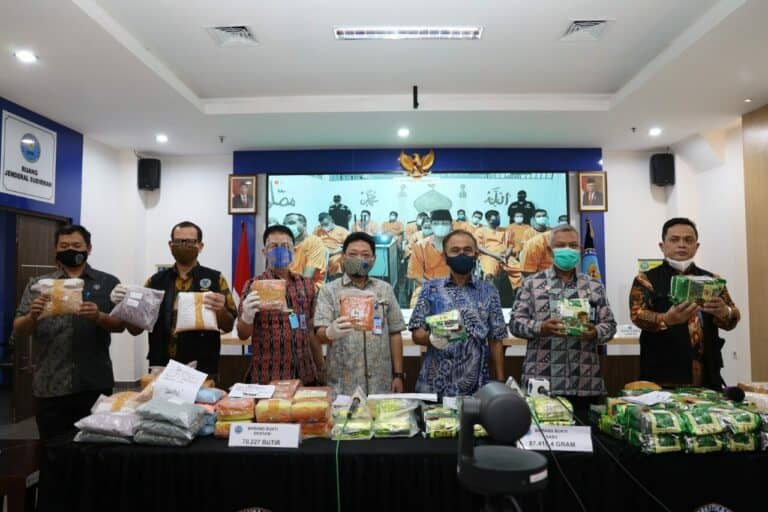 BNN RI Ungkap Kasus Narkoba Dengan Barang Bukti 87.415,4 Gram Sabu, 70.227 Butir Ekstasi Dan 19 Tersangka BNN RI Ungkap Kasus Narkoba Dengan Barang Bukti 87.415,4 Gram Sabu, 70.227 Butir Ekstasi Dan 19 Tersangka