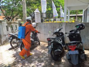 Penyemprotan Disinfektan di Kantor BNN Kota Banda Aceh