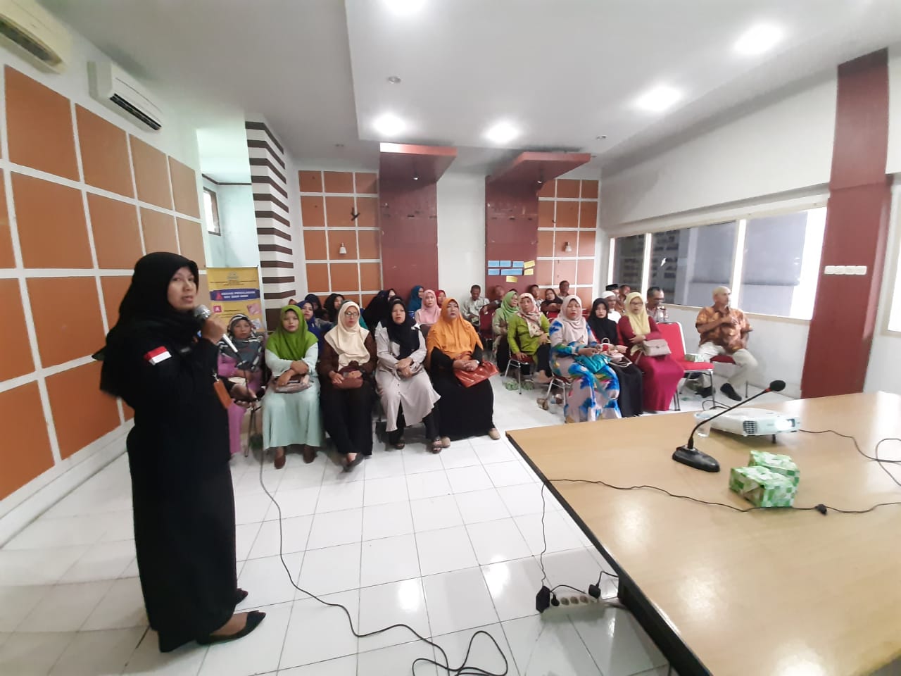 BNN Kota Banda Aceh Edukasi Kelompok Kerja Gampong KB Sukadamai BNN Kota Banda Aceh Edukasi Kelompok Kerja Gampong KB Sukadamai