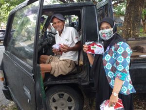 Dukung Perwal, BNN Banda Aceh Bagikan Masker Gratis