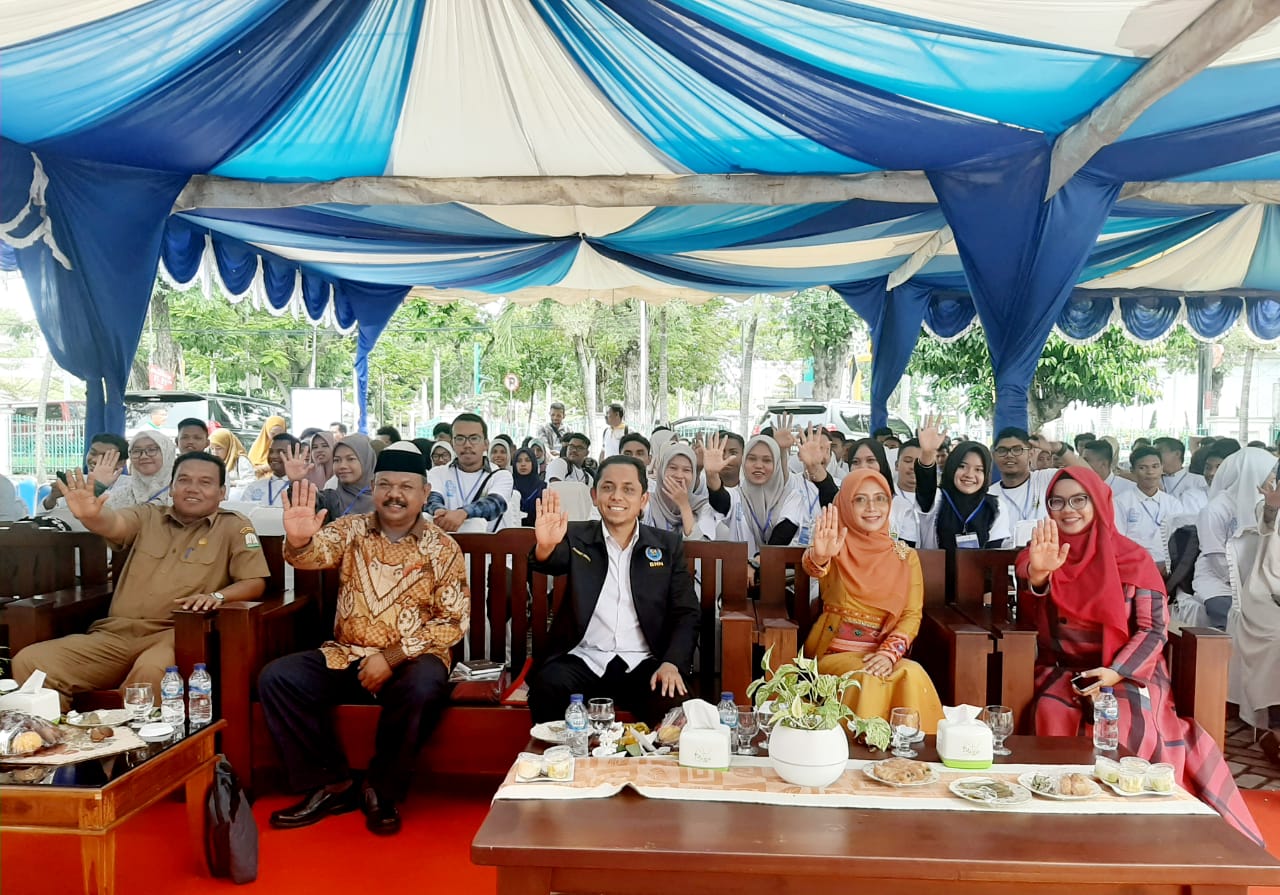 Kepala BNN Banda Aceh Bersama Wakil Ketua TP PKK Aceh Ajak Kaum Muda Jauhi Narkoba Kepala BNN Banda Aceh Bersama Wakil Ketua TP PKK Aceh Ajak Kaum Muda Jauhi Narkoba