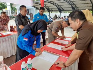 BNN Kota Banda Aceh Menyaksikan Eksekusi Pemusnahan Barang Bukti Perkara Tindak Pidana Umum