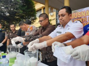 Kepala BNN Kota Banda Aceh Bersama Kapolresta Banda Aceh Musnahkan 3.947,86 Gram Narkotika