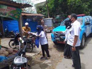 Cegah Covid-19, BNNK Banda Aceh Bagi Masker Kepada Warga