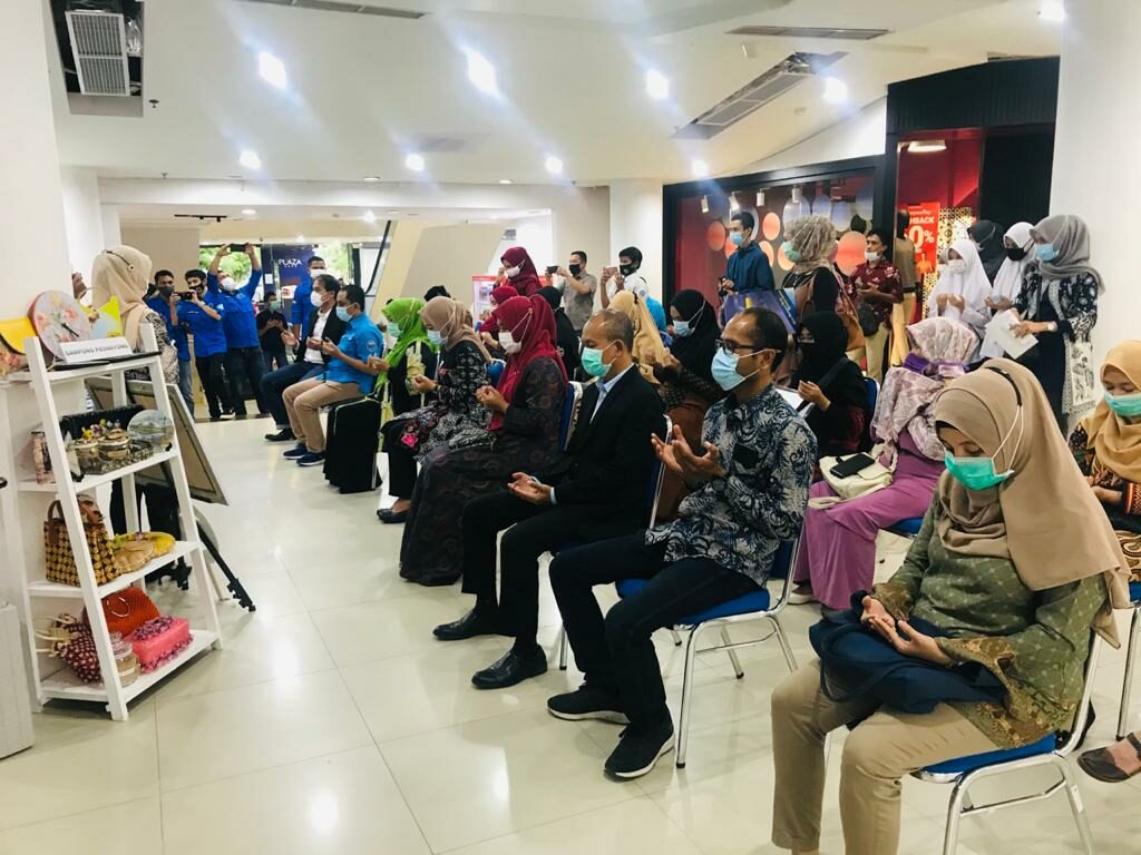 Tampilkan Hasil Karya Warga Gampong Binaan, BNNK Banda Aceh Gelar Pameran P4GN di Plaza Aceh Tampilkan Hasil Karya Warga Gampong Binaan, BNNK Banda Aceh Gelar Pameran P4GN di Plaza Aceh