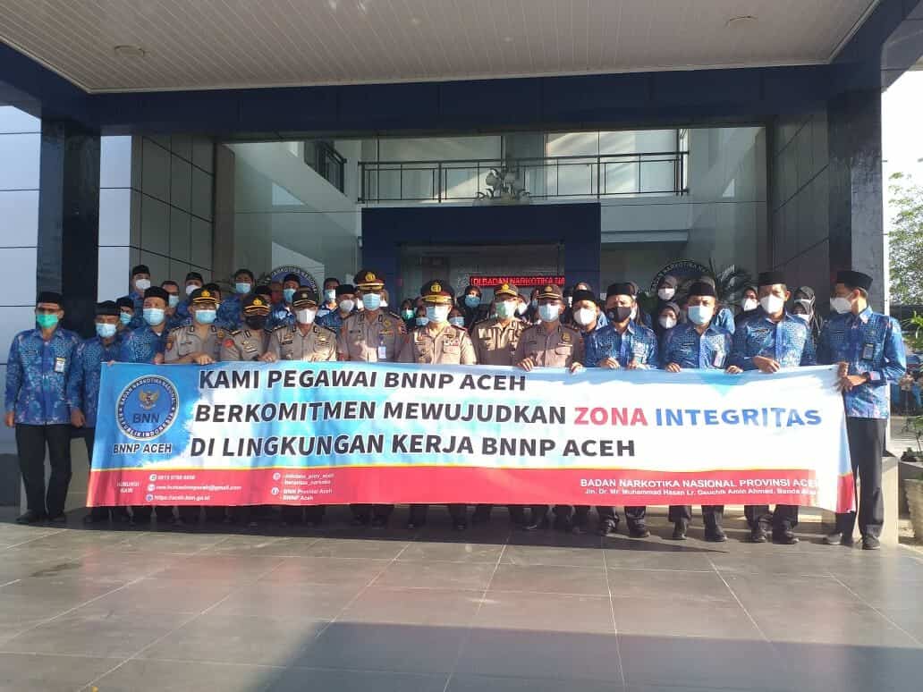 Komitmen wujudkan Wilayah Bebas Korupsi dan Birokrasi Bersih Melayani, BNNP Aceh gelar apel pencanangan Pembangunan Zona Integritas Komitmen wujudkan Wilayah Bebas Korupsi dan Birokrasi Bersih Melayani, BNNP Aceh gelar apel pencanangan Pembangunan Zona Integritas
