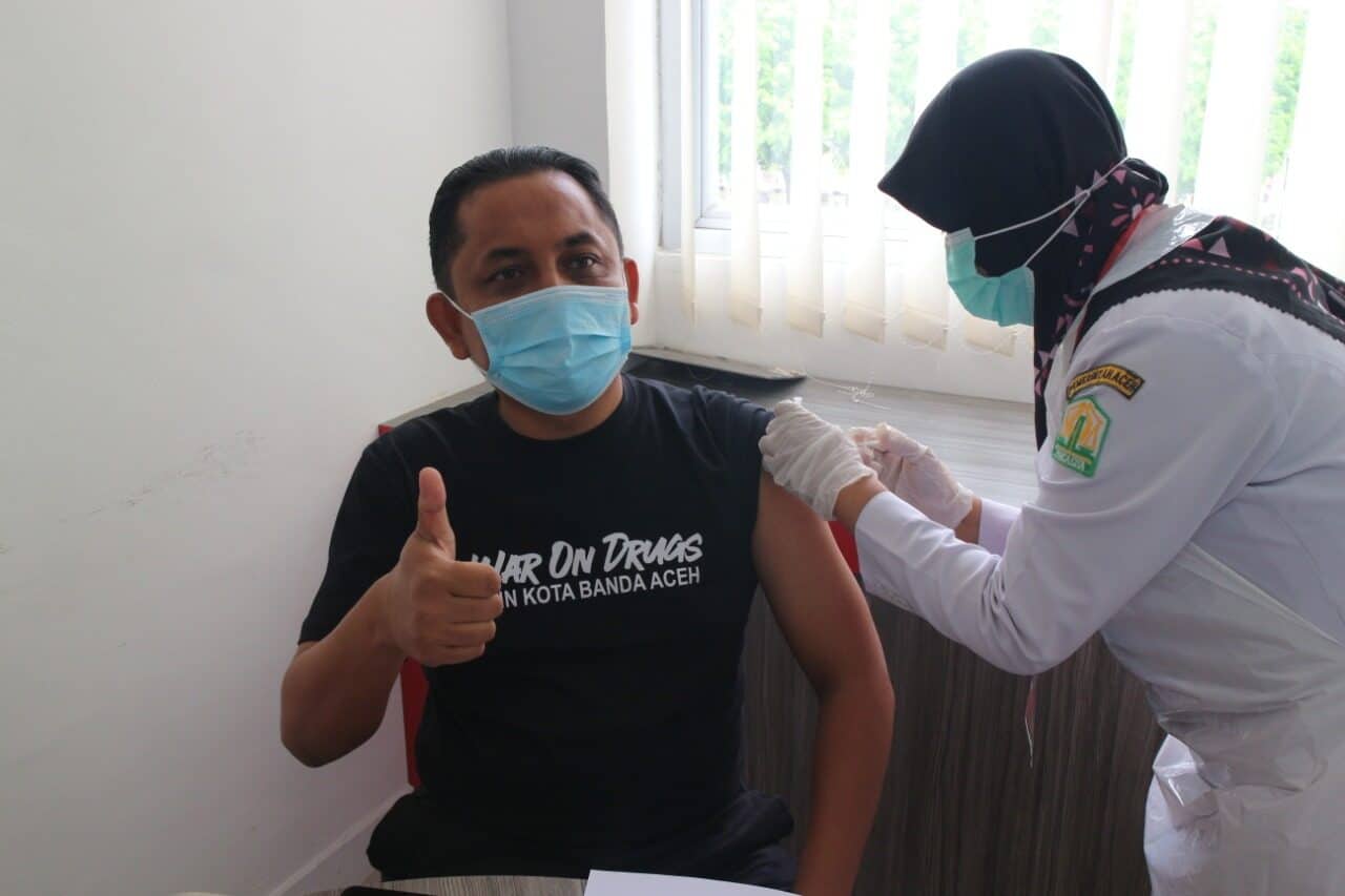 Sukseskan Vaksinasi, Jajaran BNN Kota Banda Aceh terima Vaksin Covid-19 Sukseskan Vaksinasi, Jajaran BNN Kota Banda Aceh terima Vaksin Covid-19