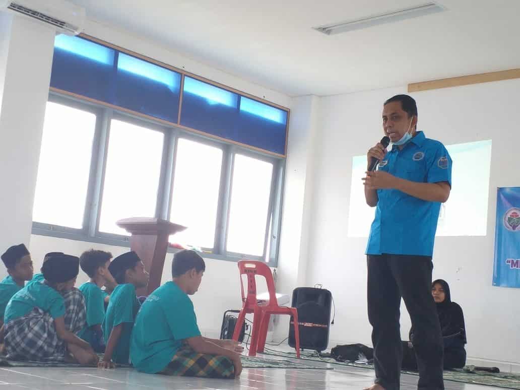 Hadiri Orientasi Pemuda dan Remaja Gampong Blang Oi, Kepala BNN Kota Banda Aceh Paparkan Pembinaan Karakter dan Bahaya Narkoba Hadiri Orientasi Pemuda dan Remaja Gampong Blang Oi, Kepala BNN Kota Banda Aceh Paparkan Pembinaan Karakter dan Bahaya Narkoba