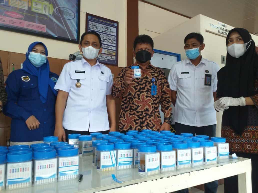 Sambut HANI, BNN Kota Banda Aceh Tes Urine Jajaran Lapas Kelas IIA Banda Aceh Sambut HANI, BNN Kota Banda Aceh Tes Urine Jajaran Lapas Kelas IIA Banda Aceh