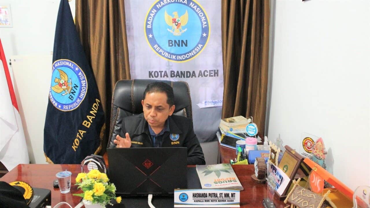 Kepala BNN Kota Banda Aceh Sosialisasi Bahaya Narkoba dalam Kuliah Etika Profesi S1 Unsyiah Kepala BNN Kota Banda Aceh Sosialisasi Bahaya Narkoba dalam Kuliah Etika Profesi S1 Unsyiah