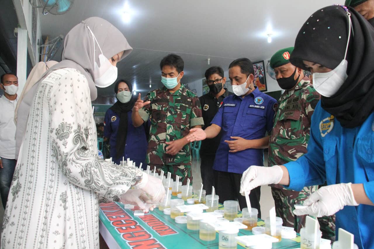 Cegah Peredaran Narkoba, BNN Kota Banda Aceh Tes Urine Personil Kodim 0101/ABES Cegah Peredaran Narkoba, BNN Kota Banda Aceh Tes Urine Personil Kodim 0101/ABES