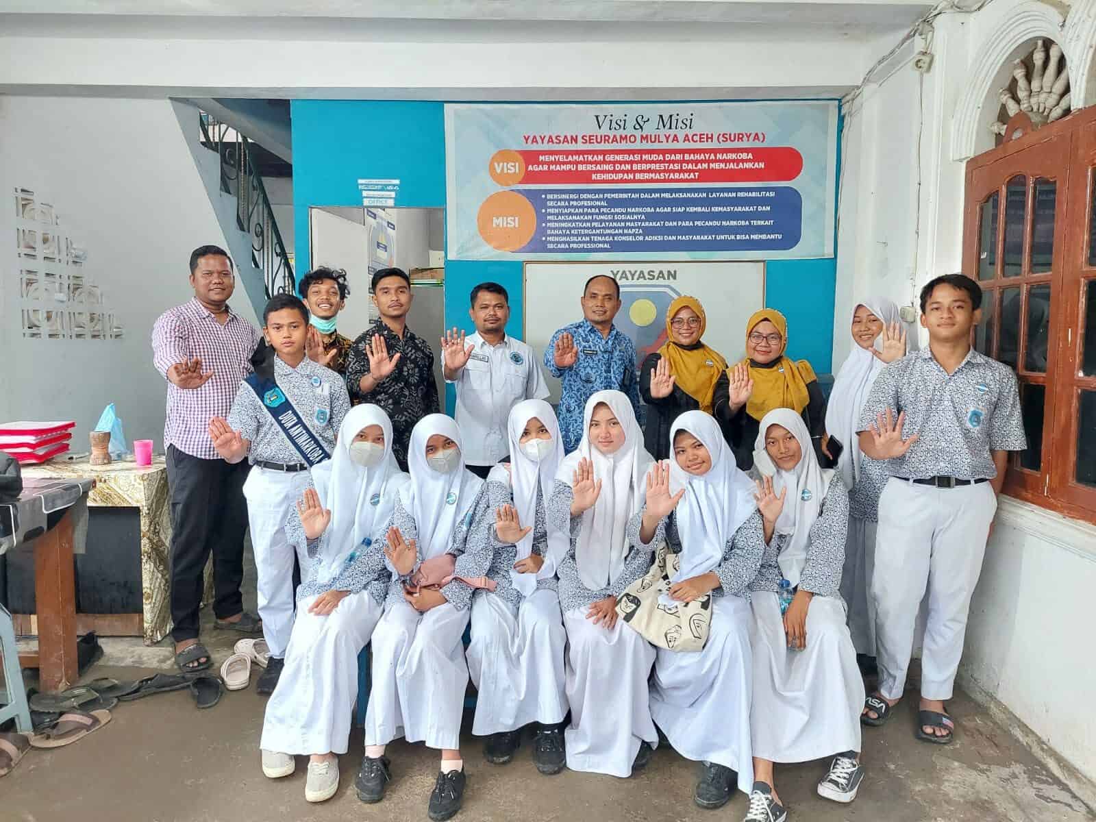 Sambut HUT ke 20, BNN Kota Banda Aceh Dampingi SMP Negeri 6 Kunjungi Lembaga Rehabilitasi Sambut HUT ke 20, BNN Kota Banda Aceh Dampingi SMP Negeri 6 Kunjungi Lembaga Rehabilitasi