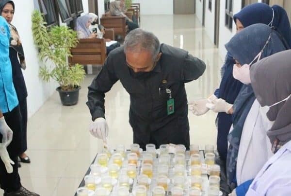 Deteksi Dini Tes Urine, Puluhan Hakim dan Pegawai PN Banda Aceh Jalani Tes Urine