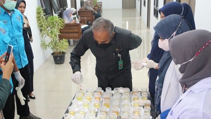 Deteksi Dini Tes Urine, Puluhan Hakim dan Pegawai PN Banda Aceh Jalani Tes Urine Deteksi Dini Tes Urine, Puluhan Hakim dan Pegawai PN Banda Aceh Jalani Tes Urine