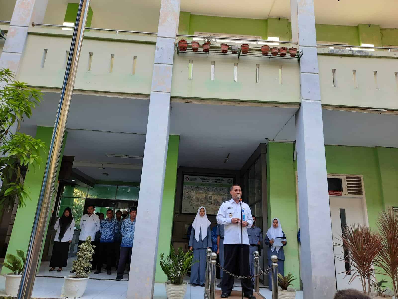Sosialisasi Bahaya Narkoba Dalam Rangka Membangun Kesadaran Akan Bahaya Narkoba dan Menggelorakan Mars BNN di SMK-SMTI Kota Banda Aceh Sosialisasi Bahaya Narkoba Dalam Rangka Membangun Kesadaran Akan Bahaya Narkoba dan Menggelorakan Mars BNN di SMK-SMTI Kota Banda Aceh