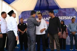 Deklarasi Gampong Lampulo sebagai Gampong Bersinar (Bersih Narkoba) Deklarasi Gampong Lampulo sebagai Gampong Bersinar (Bersih Narkoba)