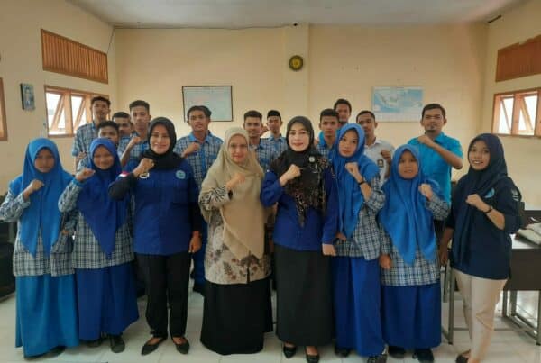 Sosialisasi Bahaya Narkoba. Mars BNN dan Kegiatan Komunikasi, Informasi, Edukasi (KIE) di Lingkungan Pendidikan