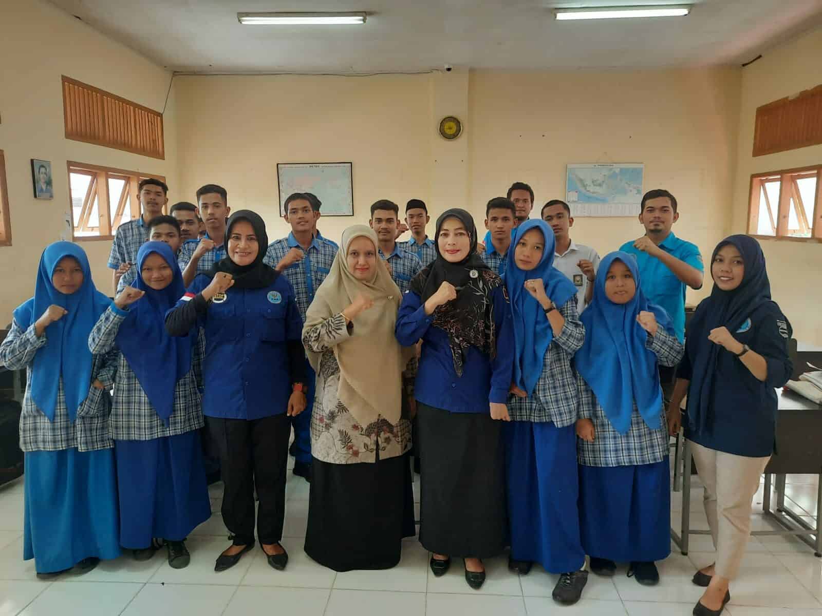 Sosialisasi Bahaya Narkoba. Mars BNN dan Kegiatan Komunikasi, Informasi, Edukasi (KIE) di Lingkungan Pendidikan Sosialisasi Bahaya Narkoba. Mars BNN dan Kegiatan Komunikasi, Informasi, Edukasi (KIE) di Lingkungan Pendidikan