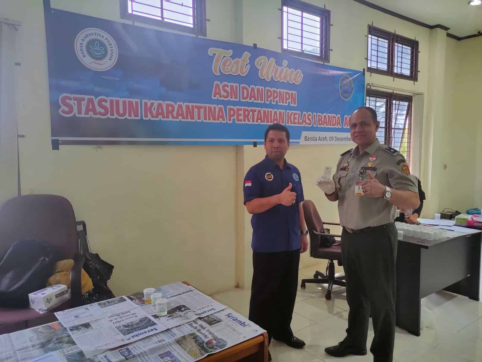 Penyuluhan P4GN dan Test Urine di Stasiun Karantina Pertanian Kelas I Banda Aceh Penyuluhan P4GN dan Test Urine di Stasiun Karantina Pertanian Kelas I Banda Aceh