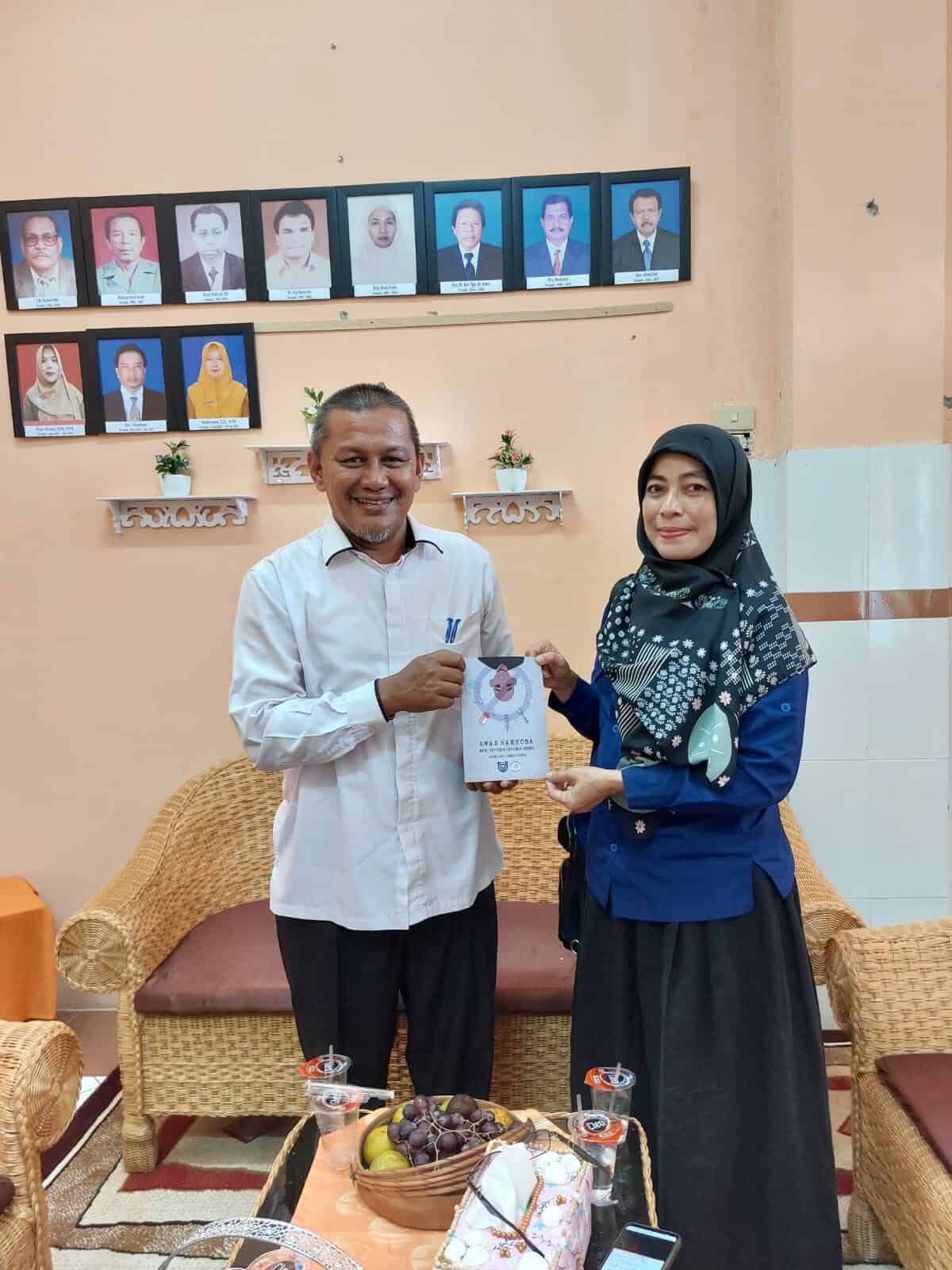 Gelorakan War On Drugs & Mars BNN Melalui Penyuluhan P4GN (SMPN 9 Banda Aceh) Gelorakan War On Drugs & Mars BNN Melalui Penyuluhan P4GN (SMPN 9 Banda Aceh)