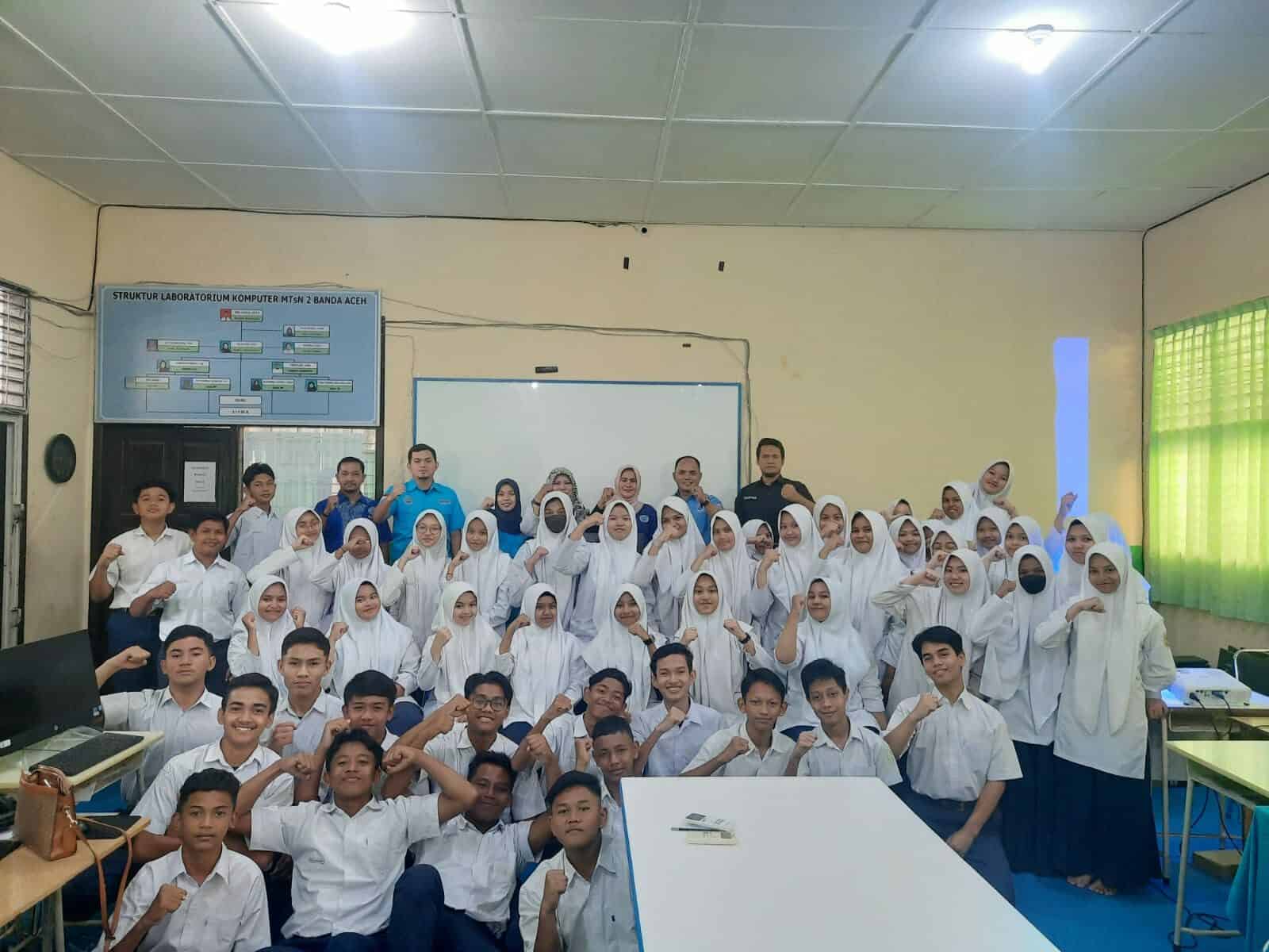Gelora Mars BNN dan Gema Anti Narkoba di MTsN 2 Kota Banda Aceh Gelora Mars BNN dan Gema Anti Narkoba di MTsN 2 Kota Banda Aceh