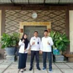 Penanggung Jawab Seksi P2M Susi Erlita,SKM mewakili Kepala BNN Kota Banda Aceh Masduki,SH.,MH menjadi Pembina Upacara MTsN Banda Aceh