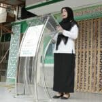 Penanggung Jawab Seksi P2M Susi Erlita,SKM mewakili Kepala BNN Kota Banda Aceh Masduki,SH.,MH menjadi Pembina Upacara MTsN Banda Aceh