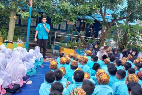 Gelorakan Semangat War On Drugs Melalui Mars BNN di Sekolah Dasar Negeri 24 Banda Aceh