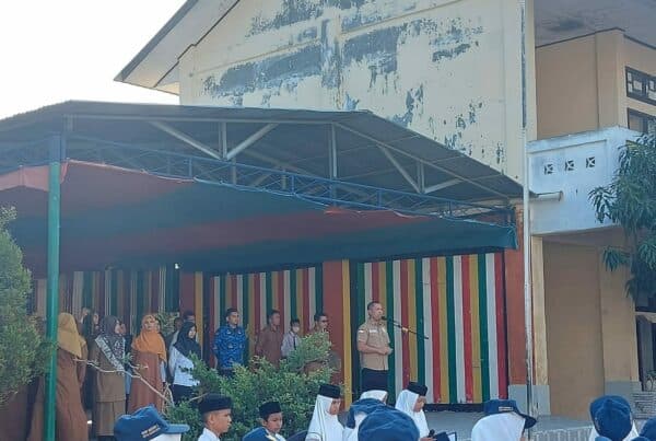 Kepala BNN Kota Banda Aceh menjadi pembina upacara di SMP Negeri 2 Kota Banda Aceh