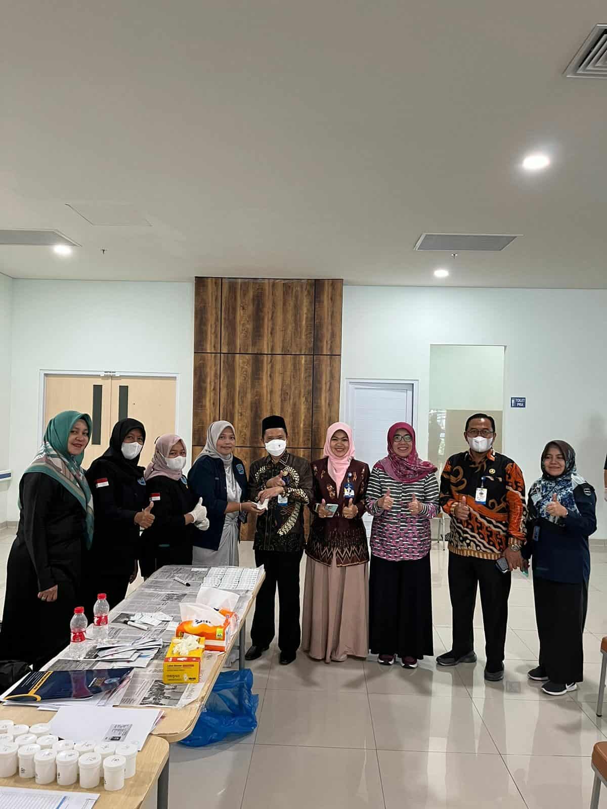 Pemeriksaan Tes Urin di Lingkungan Pemerintah Aceh Pemeriksaan Tes Urin di Lingkungan Pemerintah Aceh