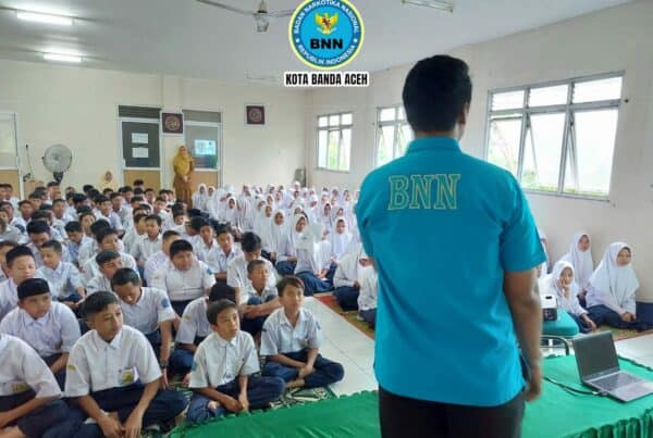 Sosialisasi Bahaya Penyalahgunaan Narkoba Melalui Pembina Upacara di SMP Negeri 6 Kota Banda Aceh