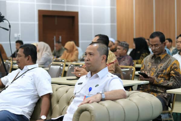 Kepala BNN Kota Banda Aceh mendampingi Kepala BNN Provinsi Aceh dalam kegiatan Focus Group Discussion (FGD) Evaluasi Kerjasama Perguruan Tinggi