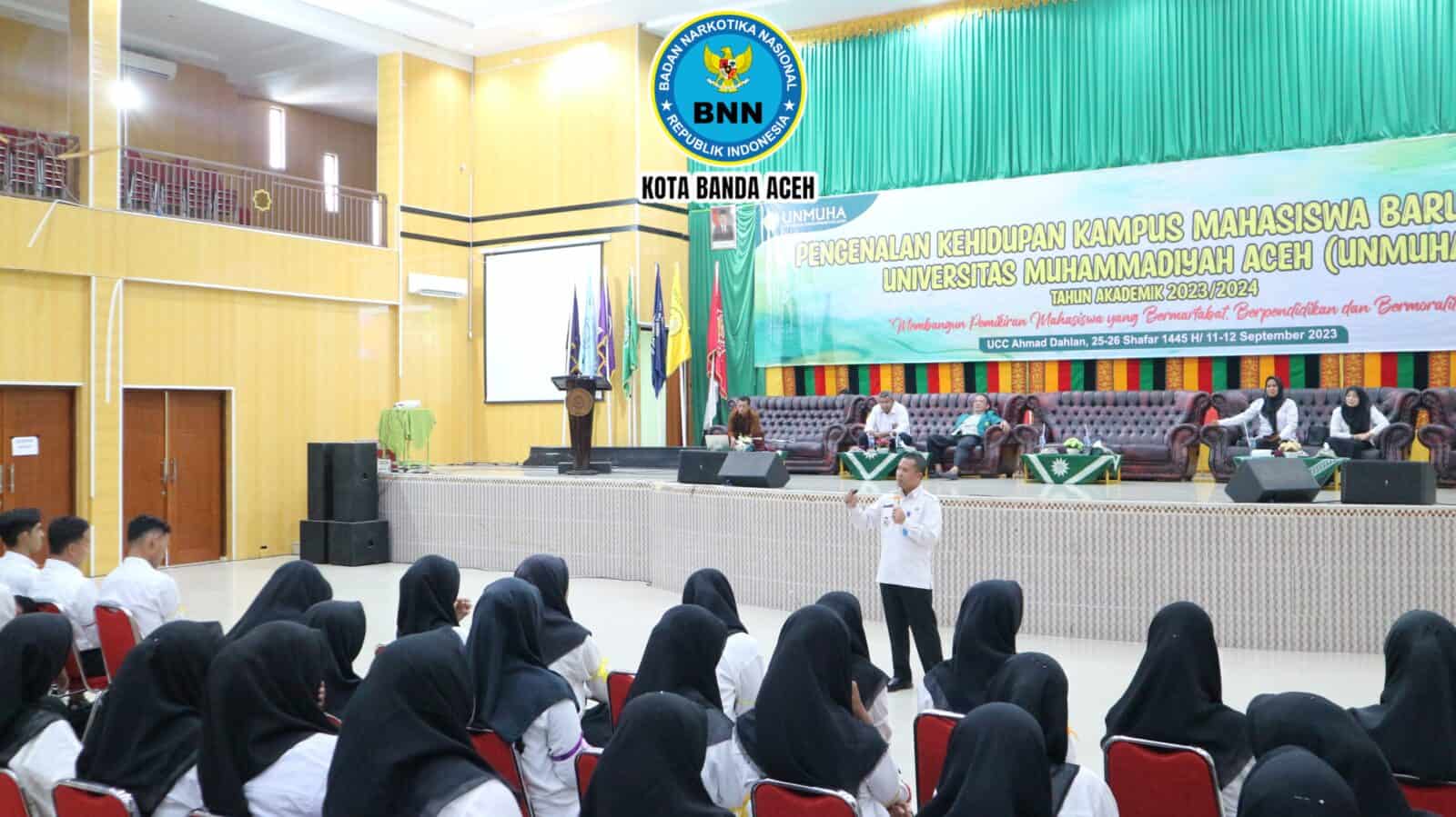 Sosialisasi Bahaya Penyalahgunaan Narkoba pada Kegiatan Pengenalan Kehidupan Kampus bagi Mahasiswa Baru (PKKMB) Universitas Muhammadiyah Aceh T.A 2023/2024