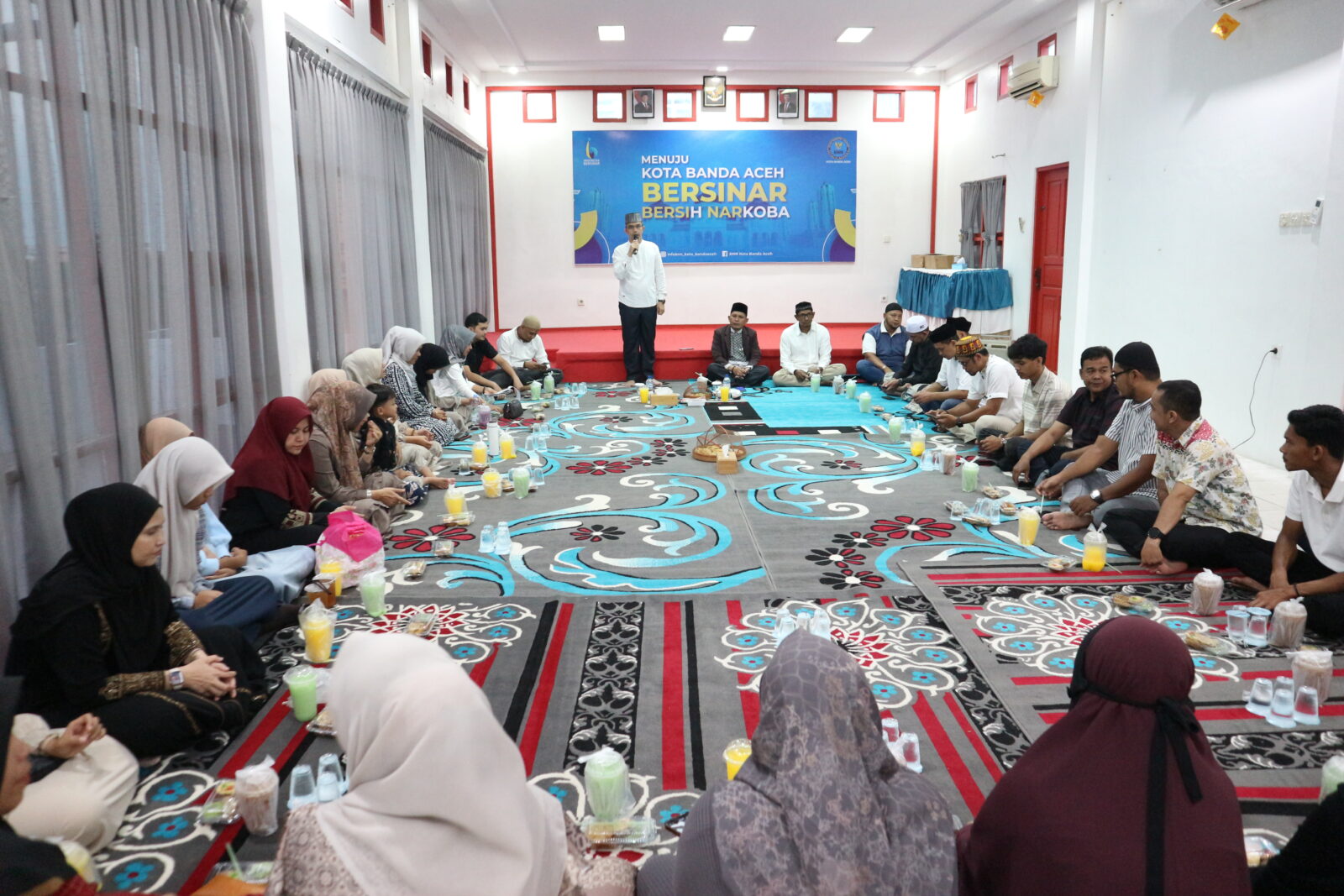 Kegiatan Membaca Yasin, Pembagian Al-Quran, Tausyiah dan Buka Bersama Dalam Rangka Memperingati HUT BNN RI Ke 23 Kegiatan Membaca Yasin, Pembagian Al-Quran, Tausyiah dan Buka Bersama Dalam Rangka Memperingati HUT BNN RI Ke 23